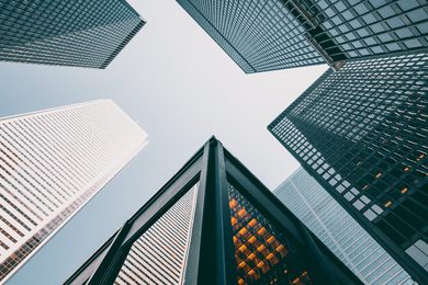 Синхронизация каталогов номенклатуры (НСИ): как обеспечить единые данные в 1С, CRM и на сайте